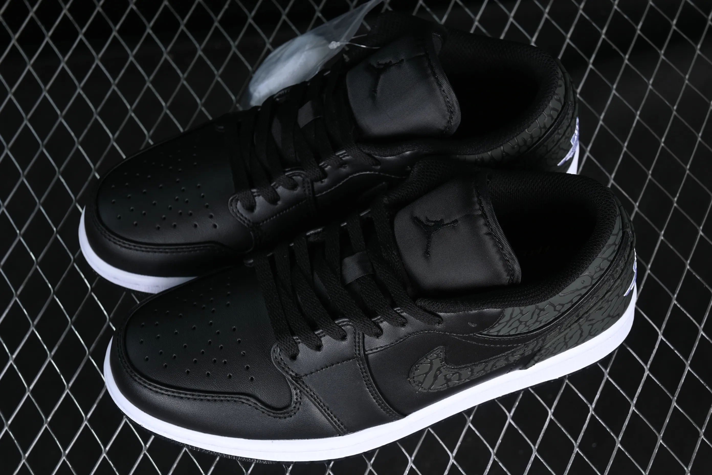 All categories Air Jordan Jordan series basketball shoes Air Jordan 1 Low Z version Air Jordan 1 Low AJ1 Joe 1 all black burst pattern low-top cultural casual sneakers FB9907-001